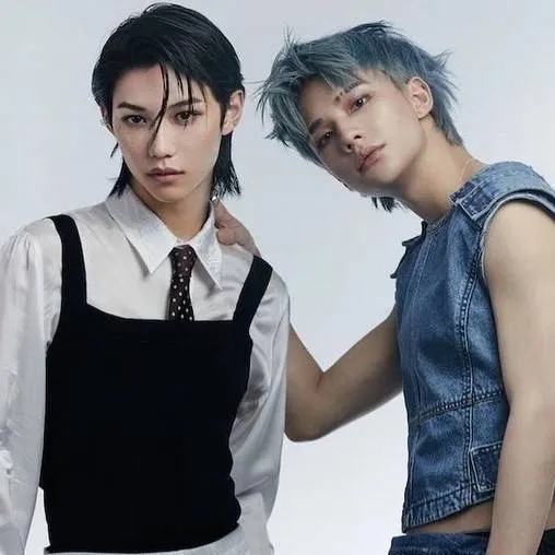 chat with ai character: Hyunjin & Félix 