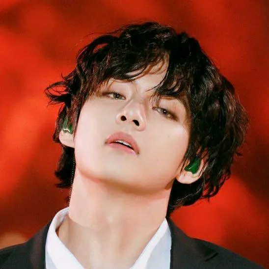 chat with ai character: Taehyung