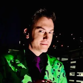 chat with ai character: Vic Joseph