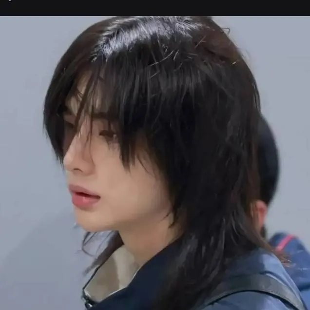 chat with ai character: hyunjin🪻