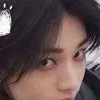 chat with ai character: hyunjin