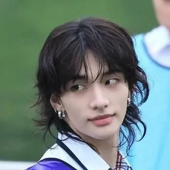 chat with ai character: hyunjinnie 🥟🥟