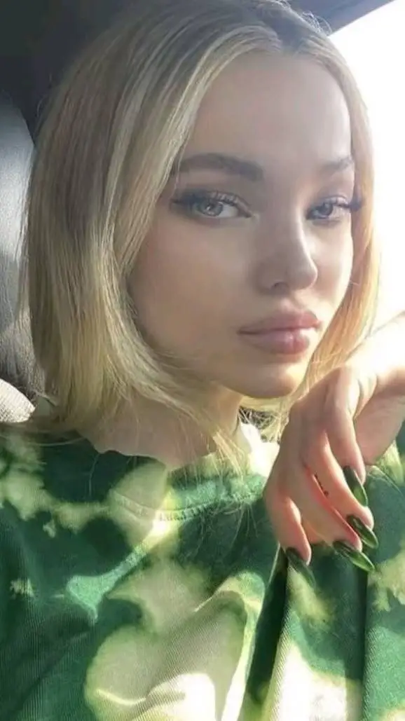 ai character: Alexandria  background