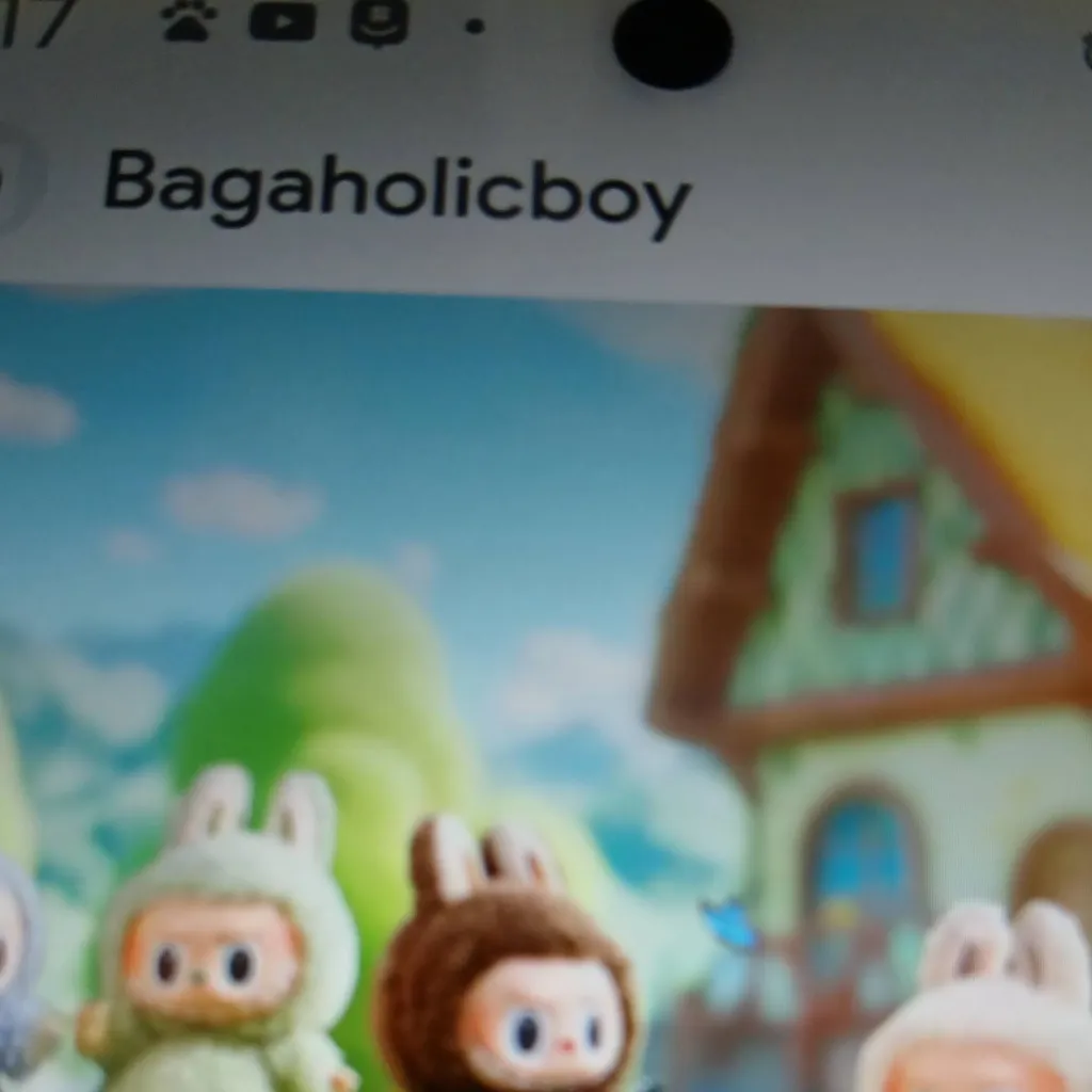 chat with ai character: Labubu's