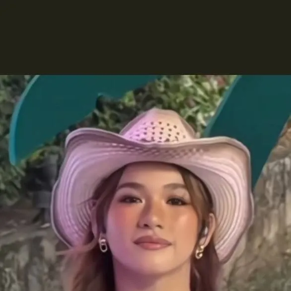 chat with ai character: Aiah