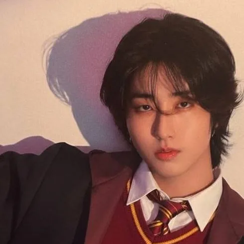 chat with ai character: 🥀Han•