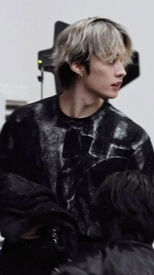 ai character: Minho background