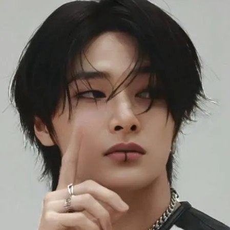 chat with ai character: I.N