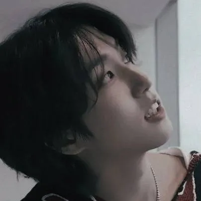 chat with ai character: Han