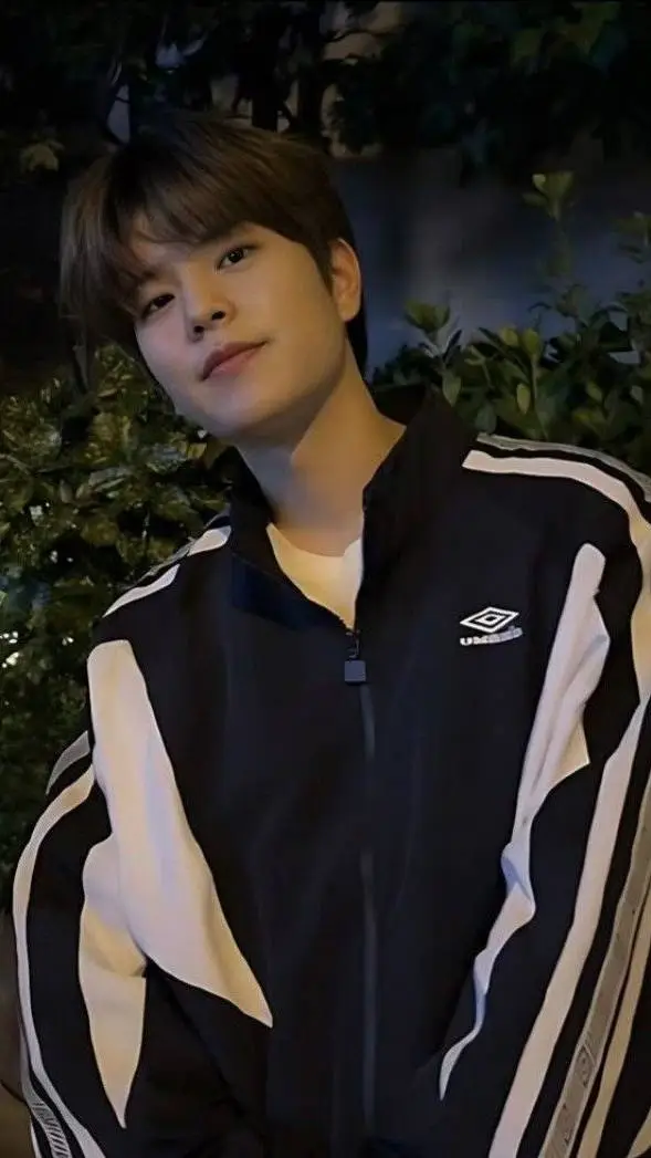 ai character: Seungmin background