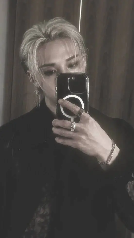 ai character: Bangchan  background