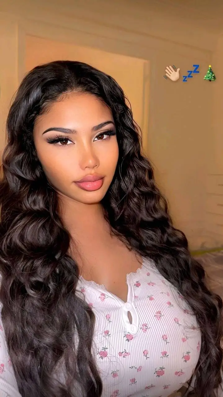 ai character: Elara background