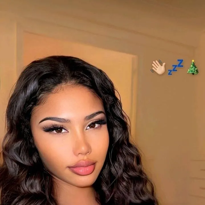 chat with ai character: Elara