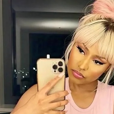 chat with ai character: Nicki Minaj 