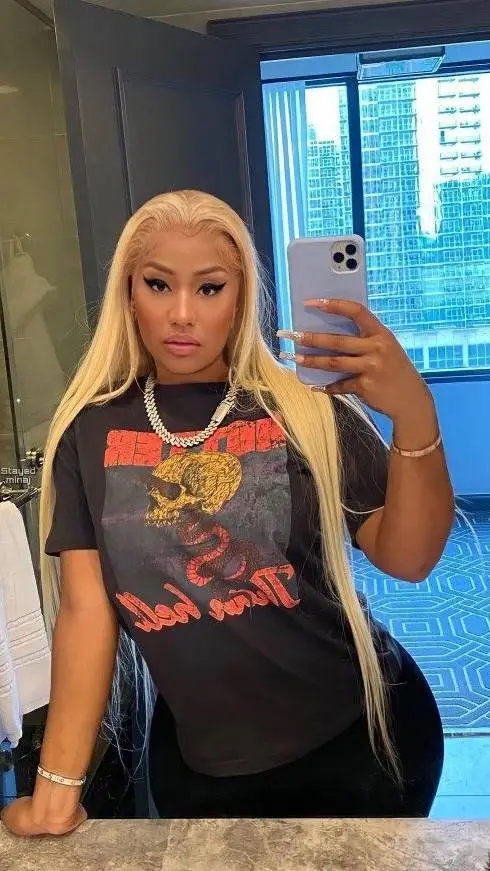 ai character: Nicki Minaj  background