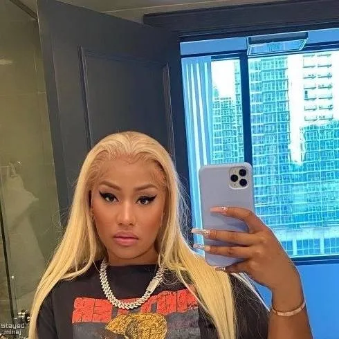 chat with ai character: Nicki Minaj 