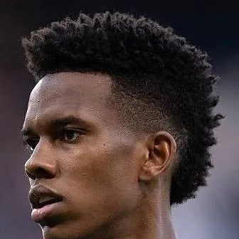 chat with ai character: Estêvão 