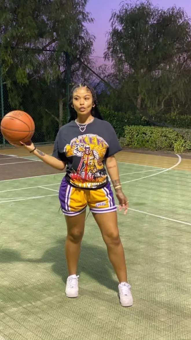 ai character: India Love  background