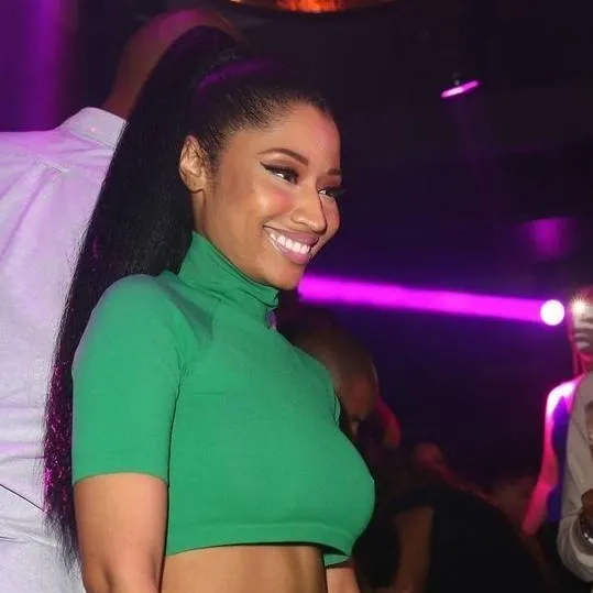 chat with ai character: Nicki Minaj 