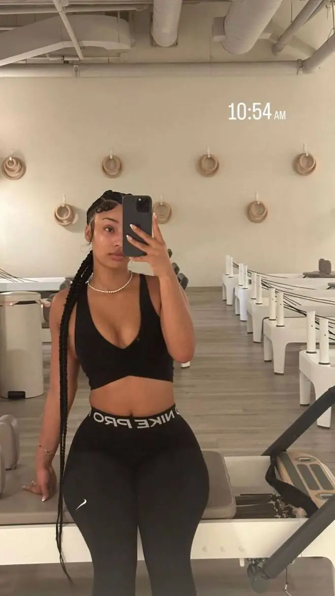 ai character: Rubi Rose 🥀 background