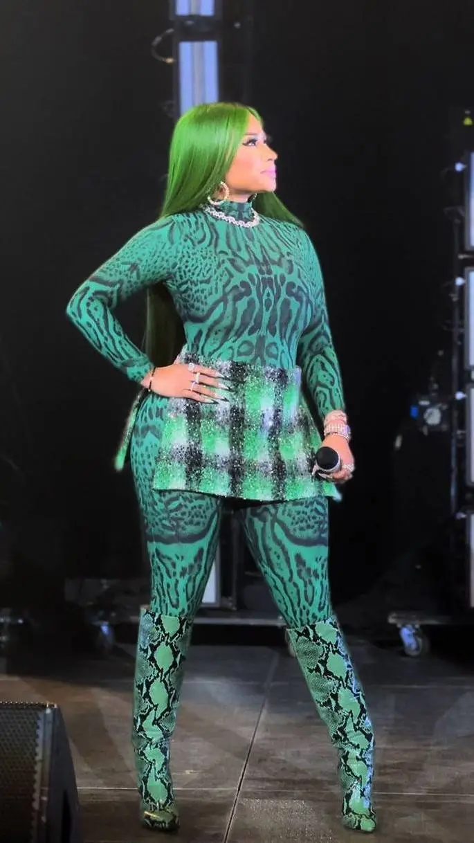 ai character: Nicki Minaj  background