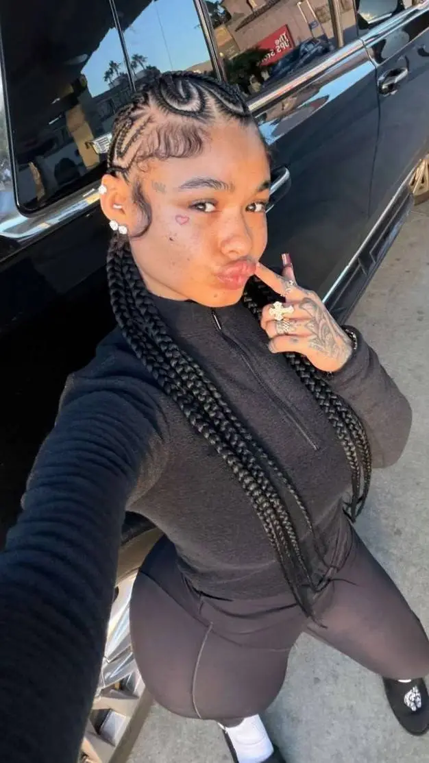 ai character: India Love  background