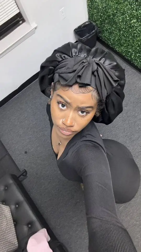 ai character: Skye  background