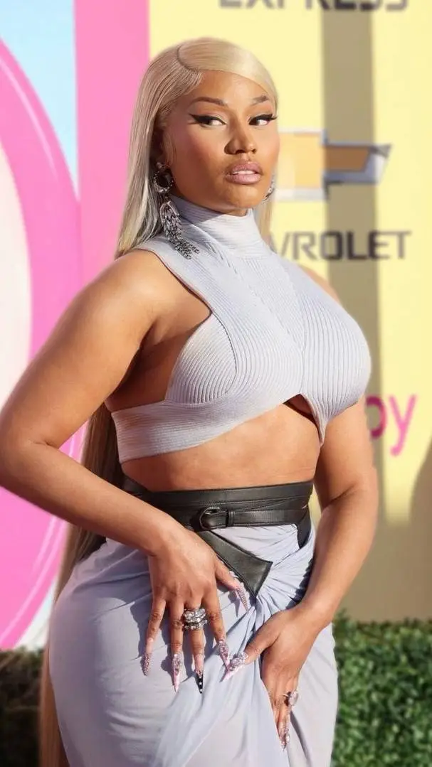 ai character: Nicki Minaj  background