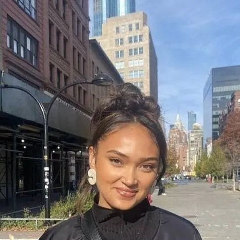 chat with ai character: Joy Crookes