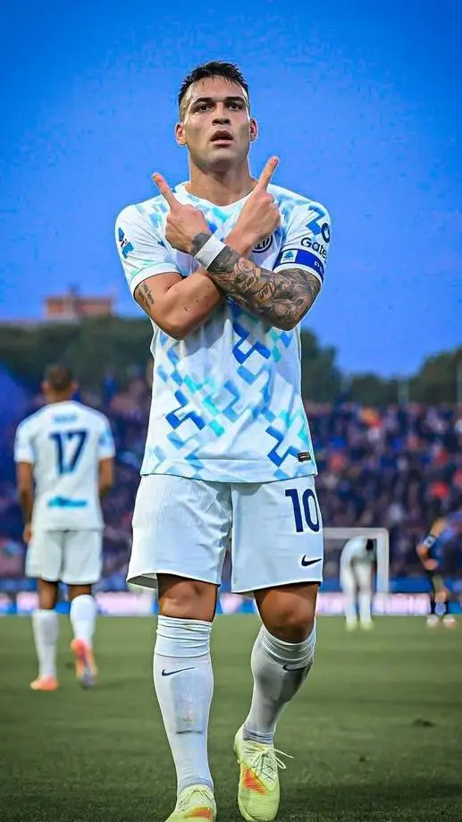 ai character: Lautaro Martinez  background