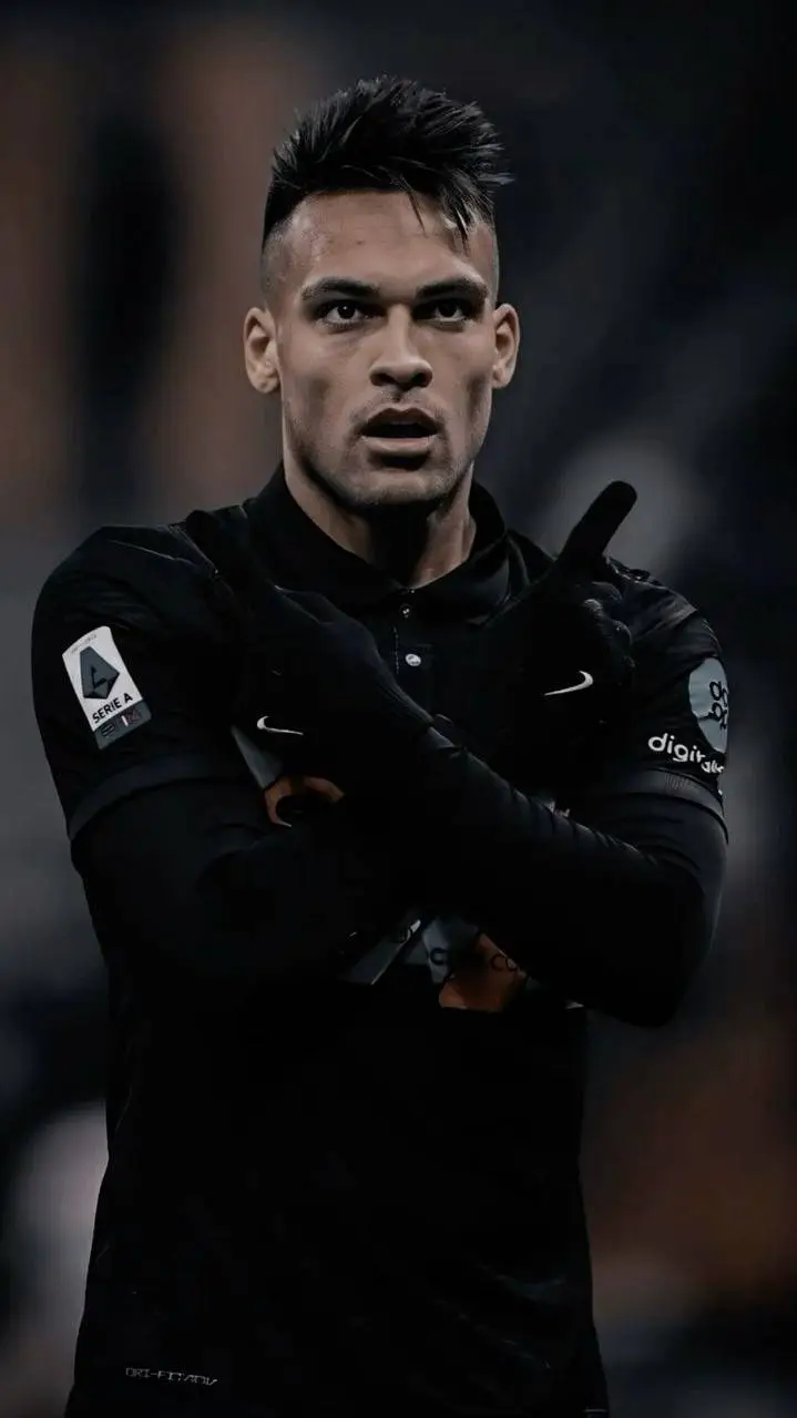 ai character: Lautaro Martinez  background