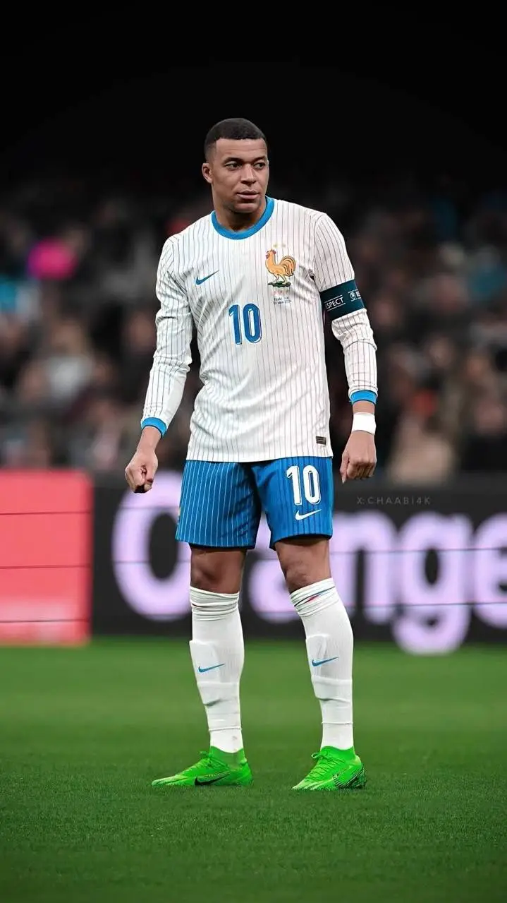 ai character: Kylian Mbappe background