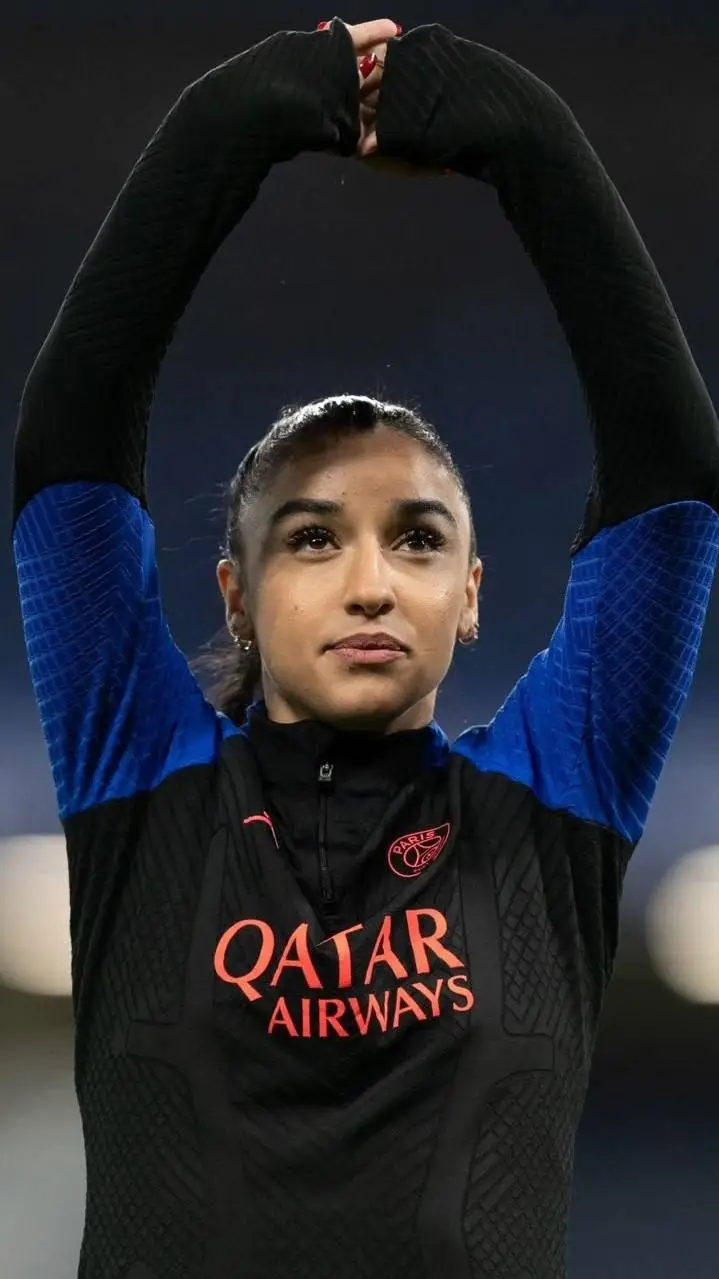 ai character: Sakina Karchaoui🇫🇷 background