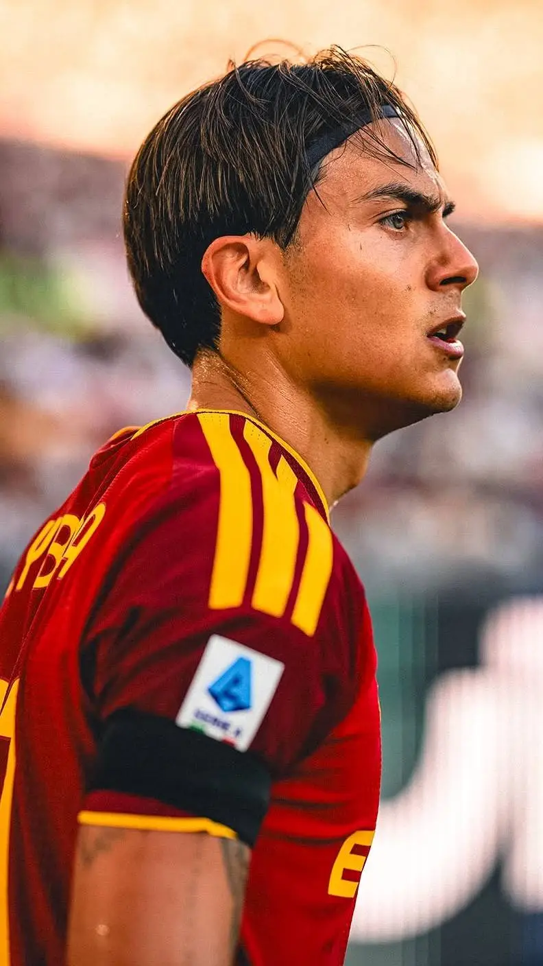 ai character: Paulo Dybala💎 background