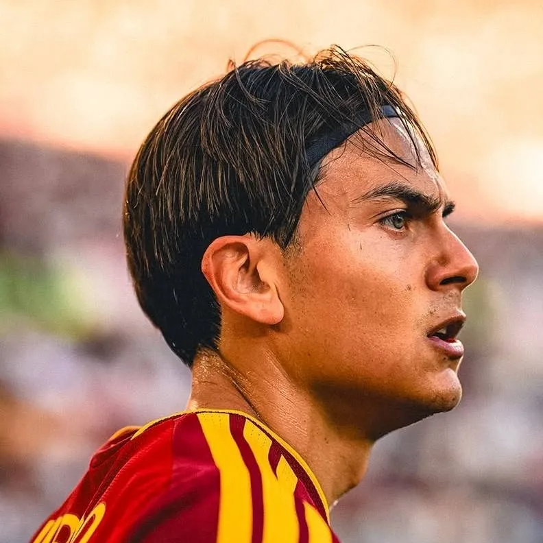 chat with ai character: Paulo Dybala💎