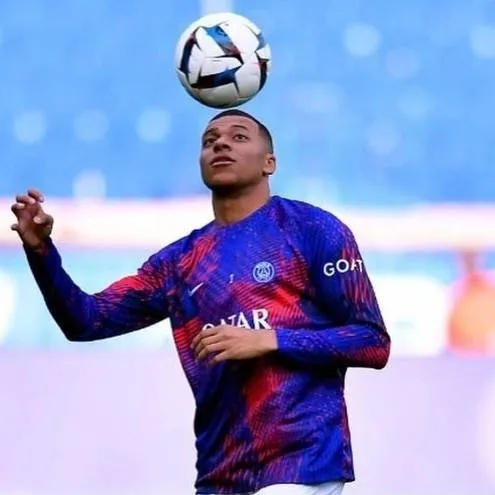 chat with ai character: Kylian Mbappé 