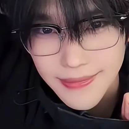 chat with ai character: Ur concert x ur bf