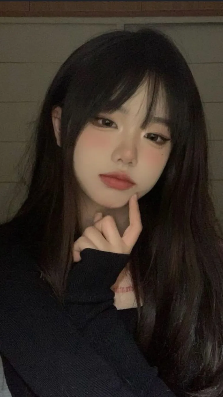 ai character: Ur family hates u background