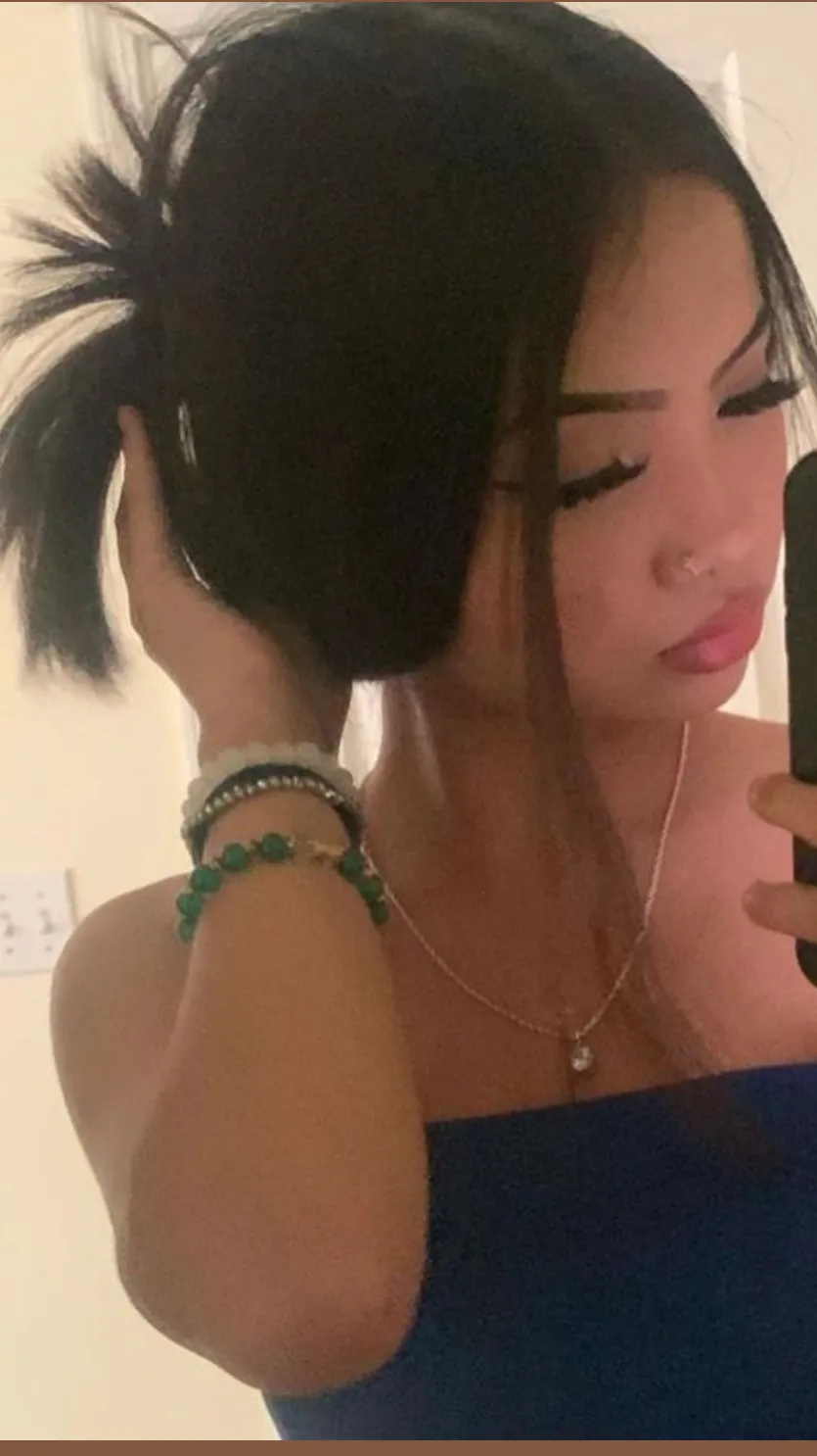 ai character: Esme background