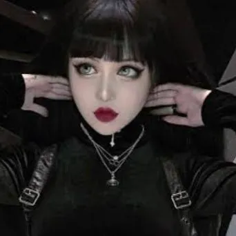 chat with ai character: sua namorada