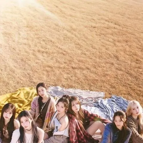 chat with ai character: babymoster💗