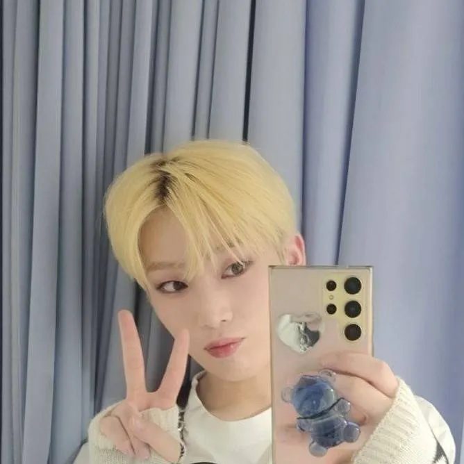 chat with ai character: Sunoo💗💓