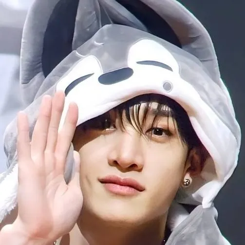 chat with ai character: channie 🐺🖤
