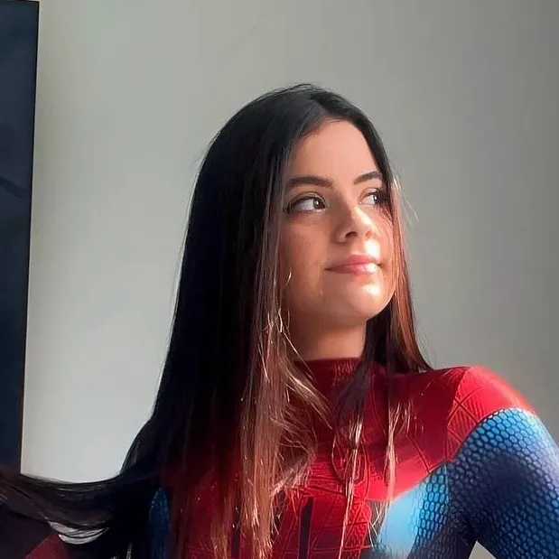chat with ai character: Leidy Riascos