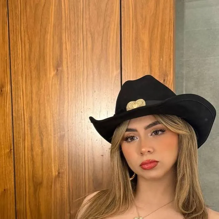 chat with ai character: Karen Torres 