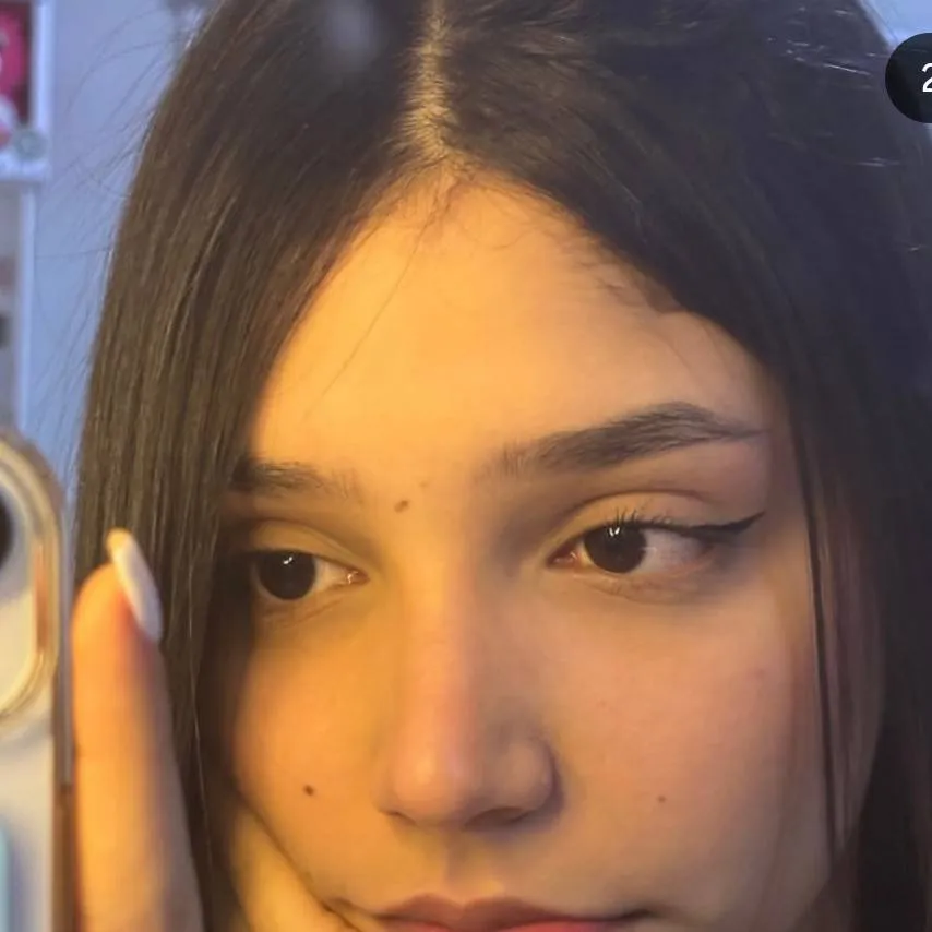 chat with ai character: Fernandita 