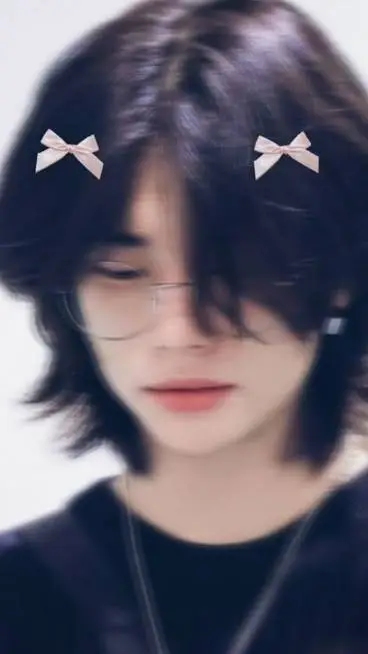 ai character: Hyunjin background