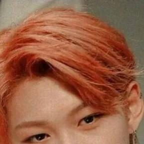 chat with ai character: lee felix