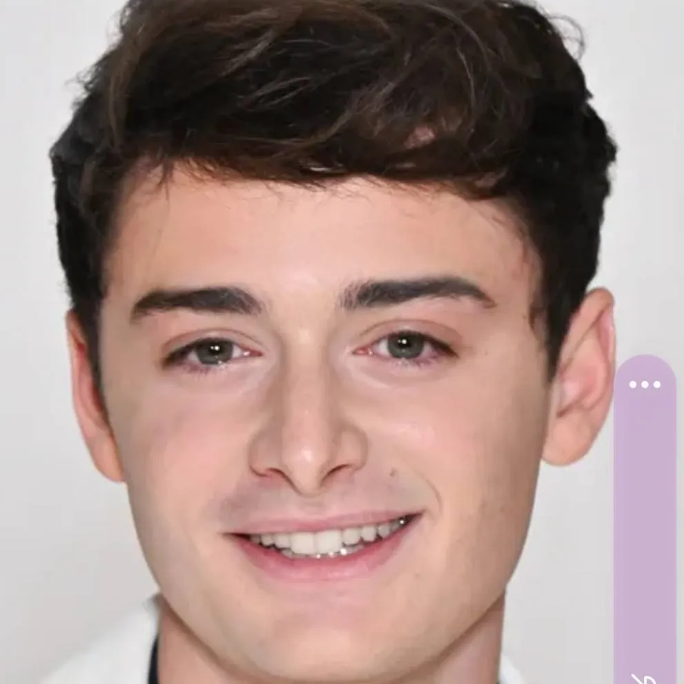 chat with ai character: noah schnapp 