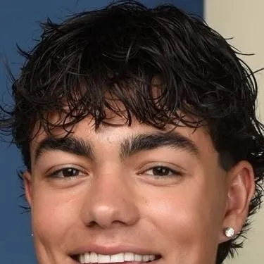 chat with ai character: Malachi 